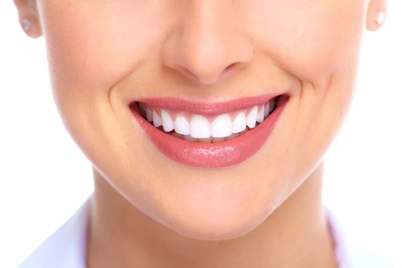 Tính thẩm mỹ cao là ưu điểm vượt trội của kỹ thuật bọc răng sứ.