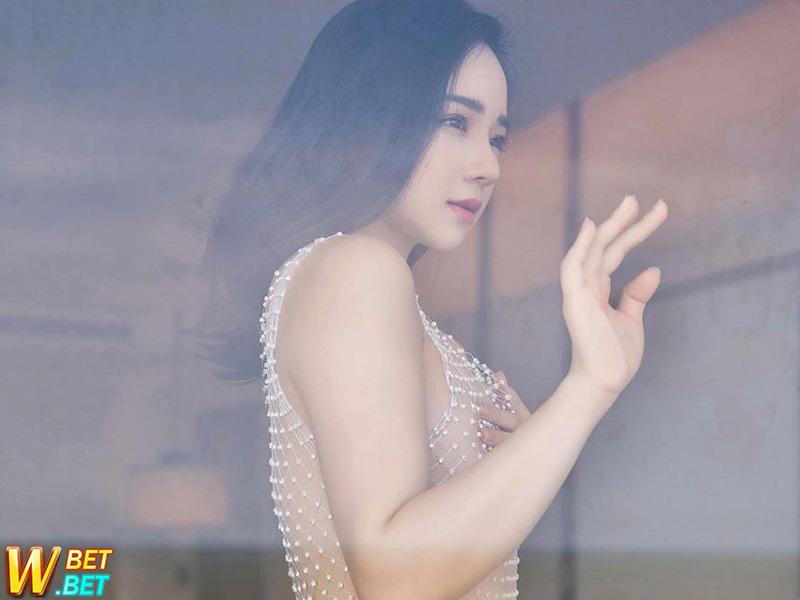 Hot girl Nguyễn Thủy Tiên nude