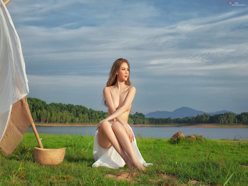Nguyễn Hà Lin trong bộ bikini nóng bỏng 